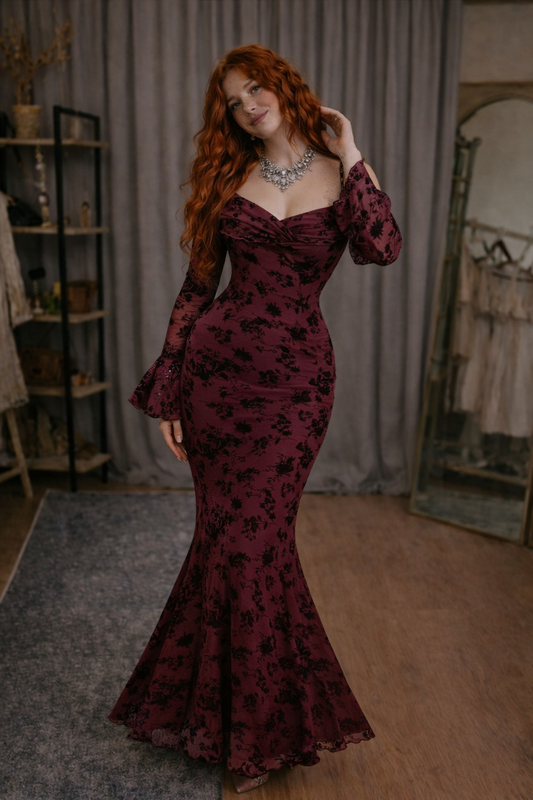 Crimson Nocturnal Elbise