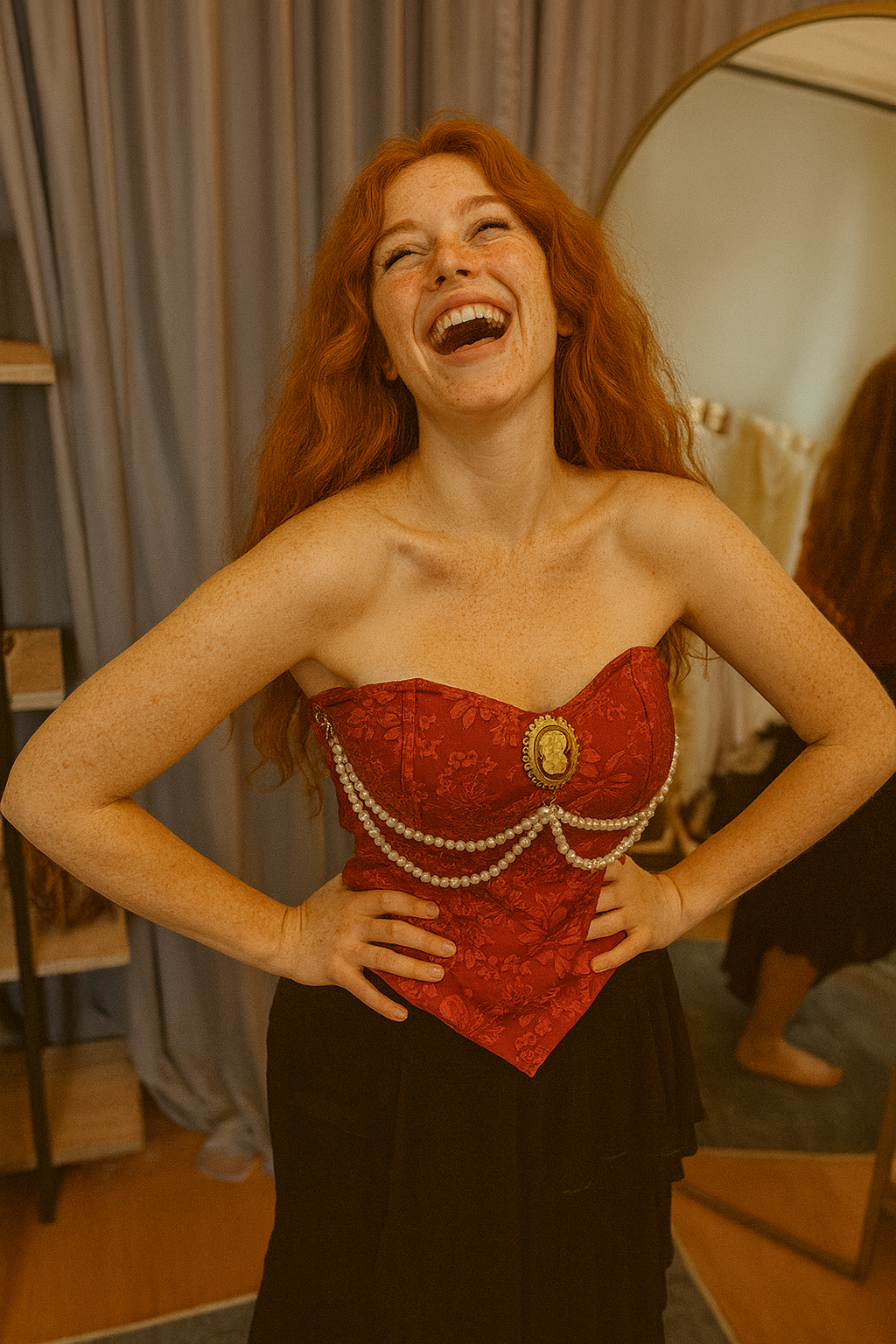 Crimson Pearl Set
(Korse & Asimetrik Etek – 2 Parça)