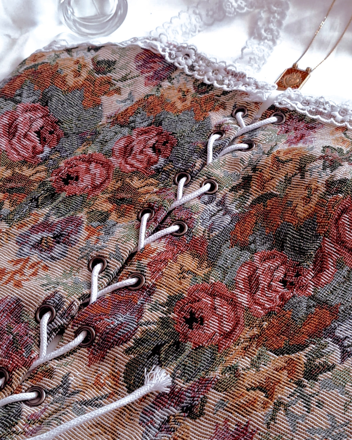 Antik Vintage Büstiyer Korse Askılı